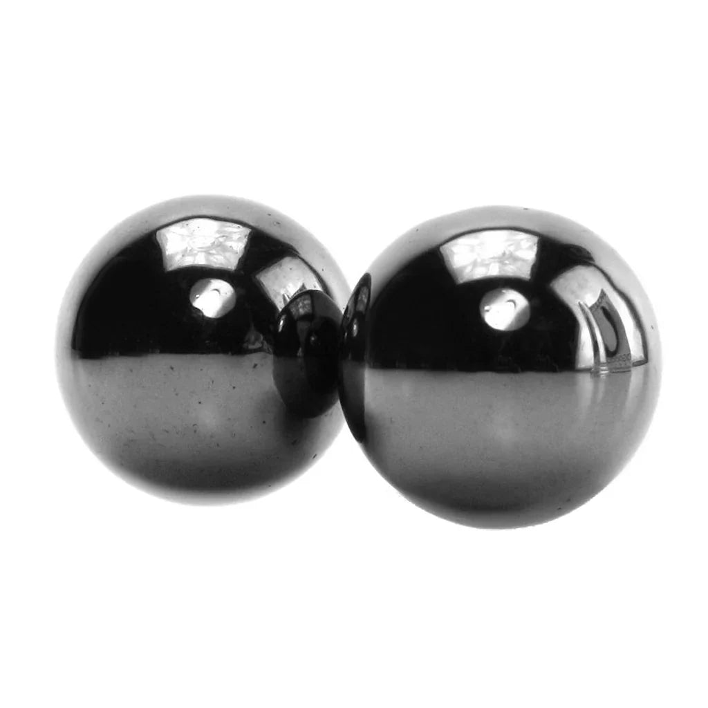 Nen-Wa Magnetic Hematite Balls in Black – Vancouver – packaging view